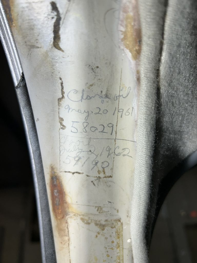 Photo 33 of this FORD SUPER DELUXE