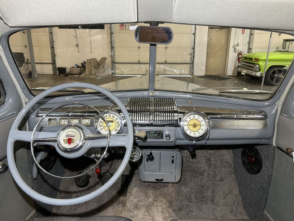 Photo 49 of this FORD SUPER DELUXE