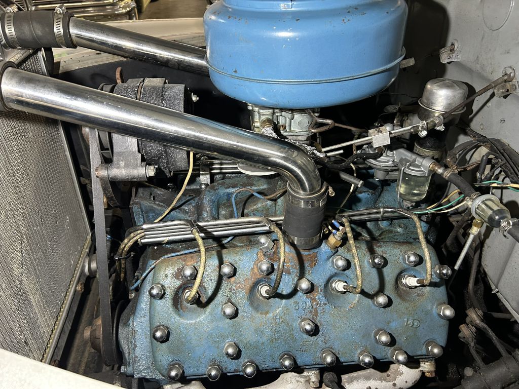 Photo 68 of this FORD SUPER DELUXE