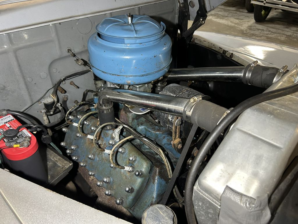 Photo 69 of this FORD SUPER DELUXE