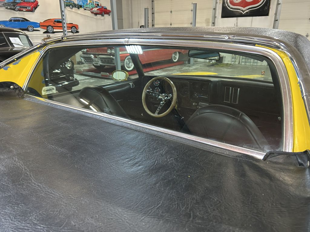Photo 18 of this GMC SPRINT