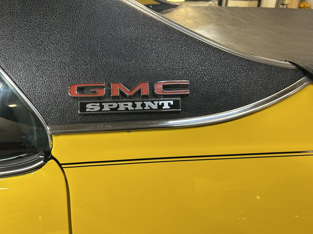 Photo 32 of this GMC SPRINT