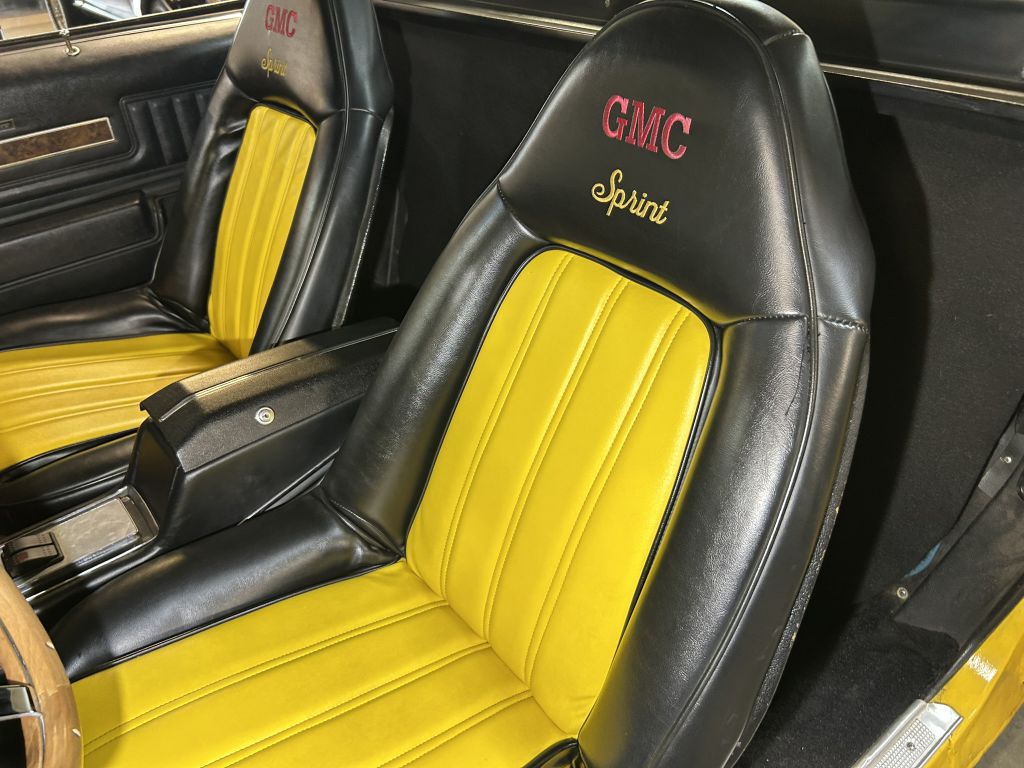 Photo 42 of this GMC SPRINT
