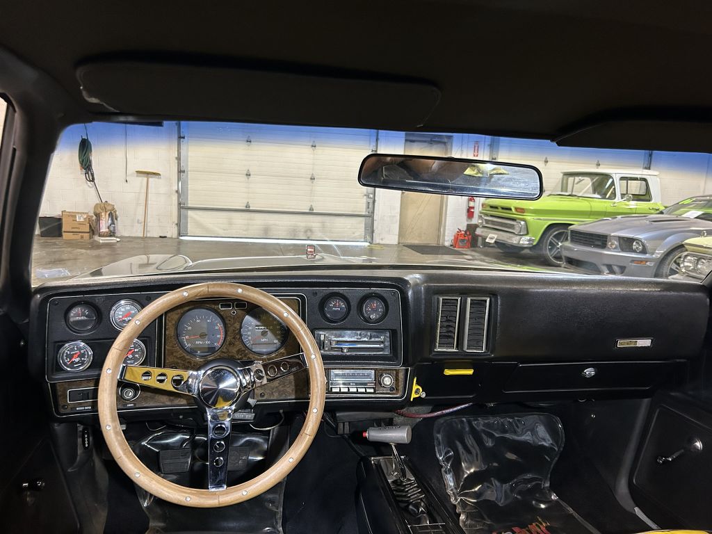 Photo 60 of this GMC SPRINT