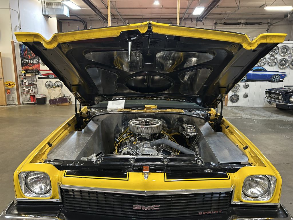 Photo 76 of this GMC SPRINT