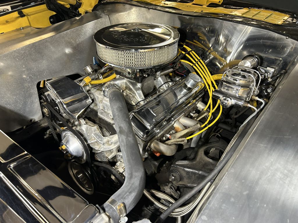 Photo 78 of this GMC SPRINT