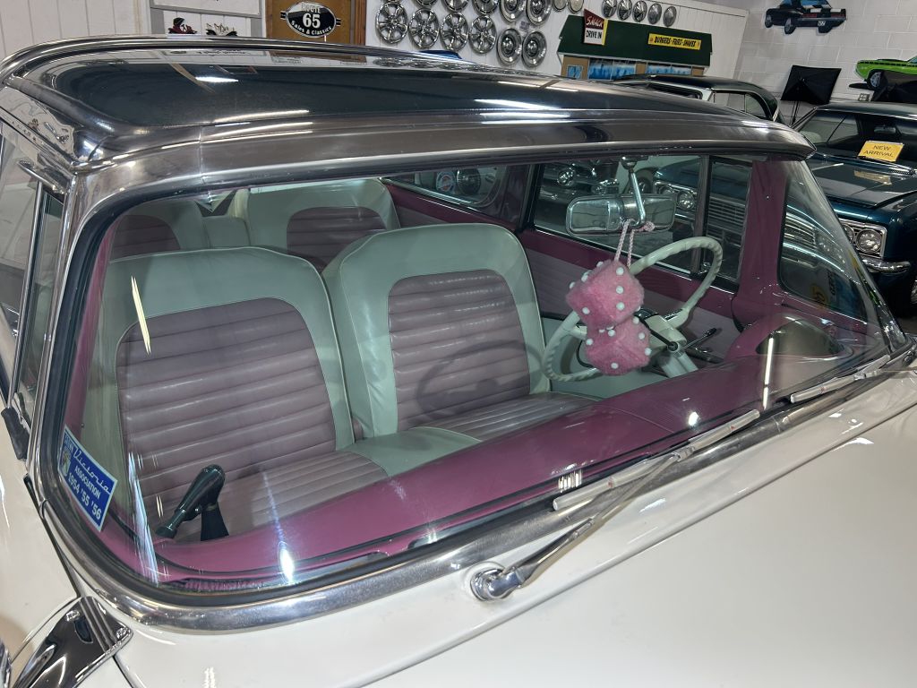 Photo 14 of this FORD Crown Victoria