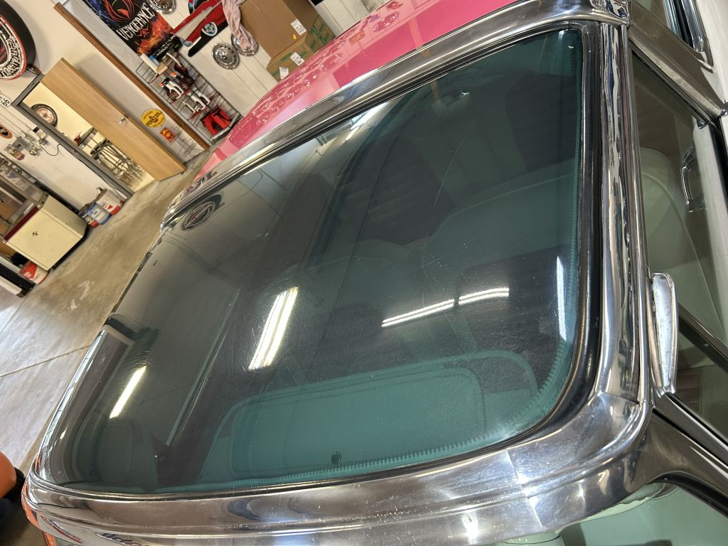 Photo 15 of this FORD Crown Victoria