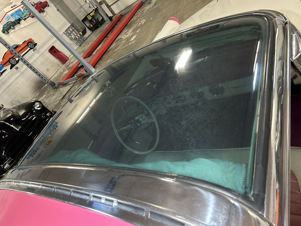 Photo 18 of this FORD Crown Victoria
