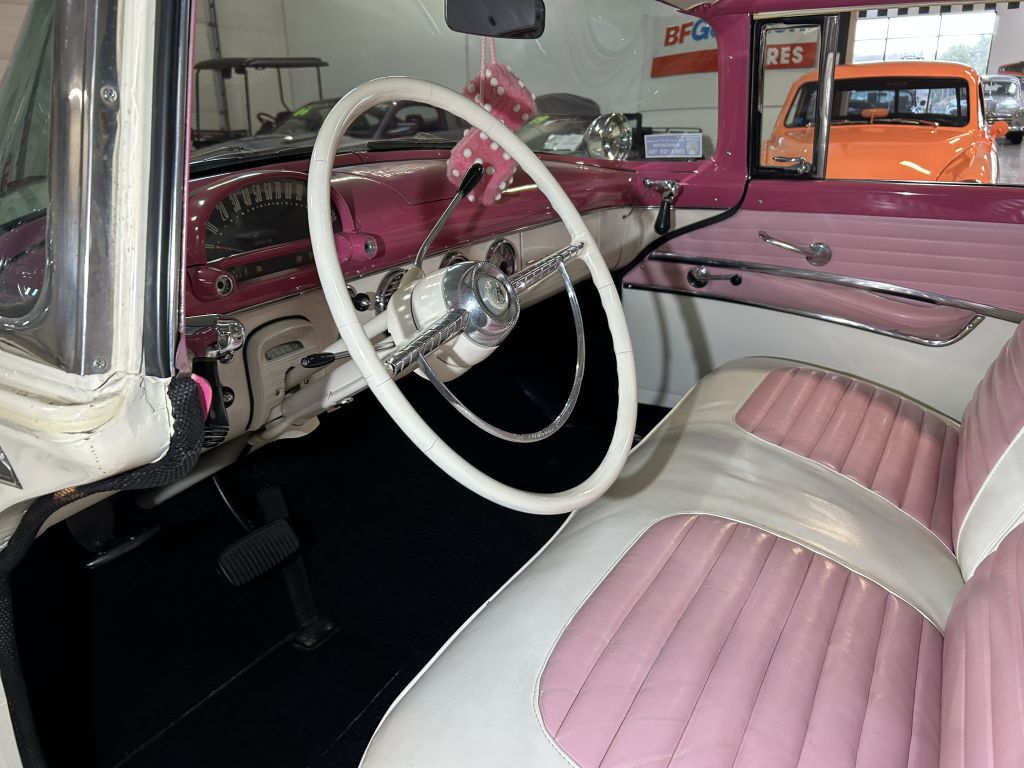 Photo 40 of this FORD Crown Victoria