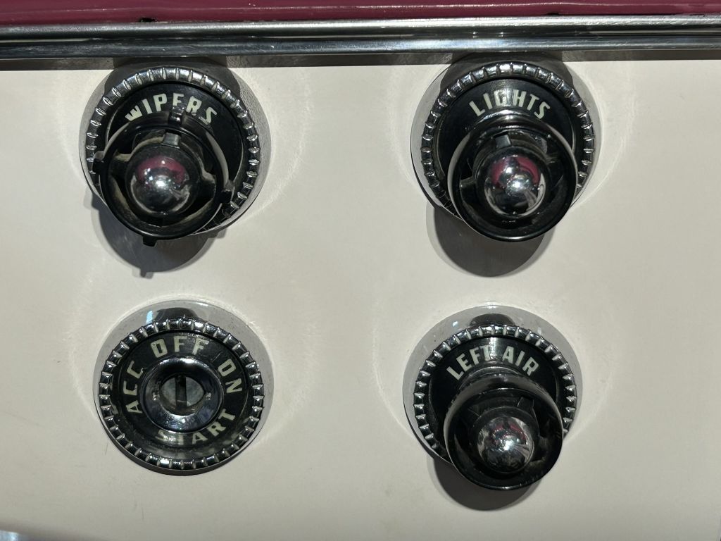 Photo 42 of this FORD Crown Victoria