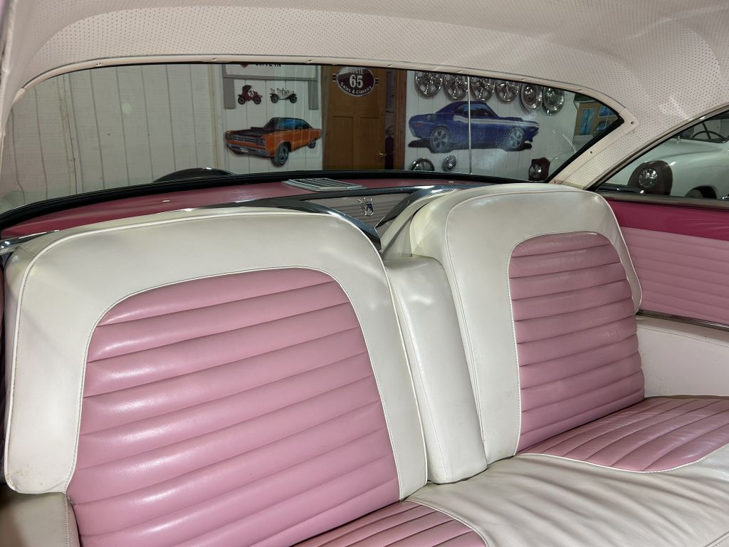 Photo 59 of this FORD Crown Victoria