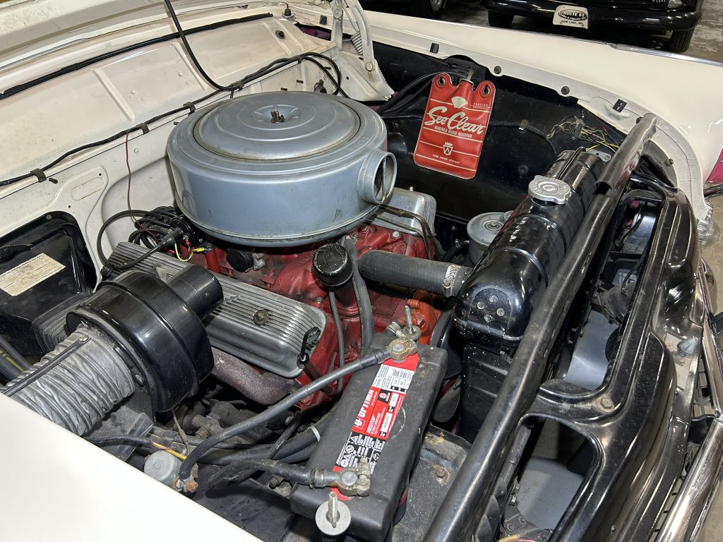 Photo 76 of this FORD Crown Victoria