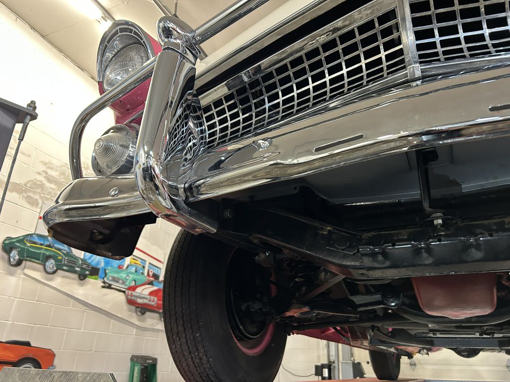 Photo 95 of this FORD Crown Victoria