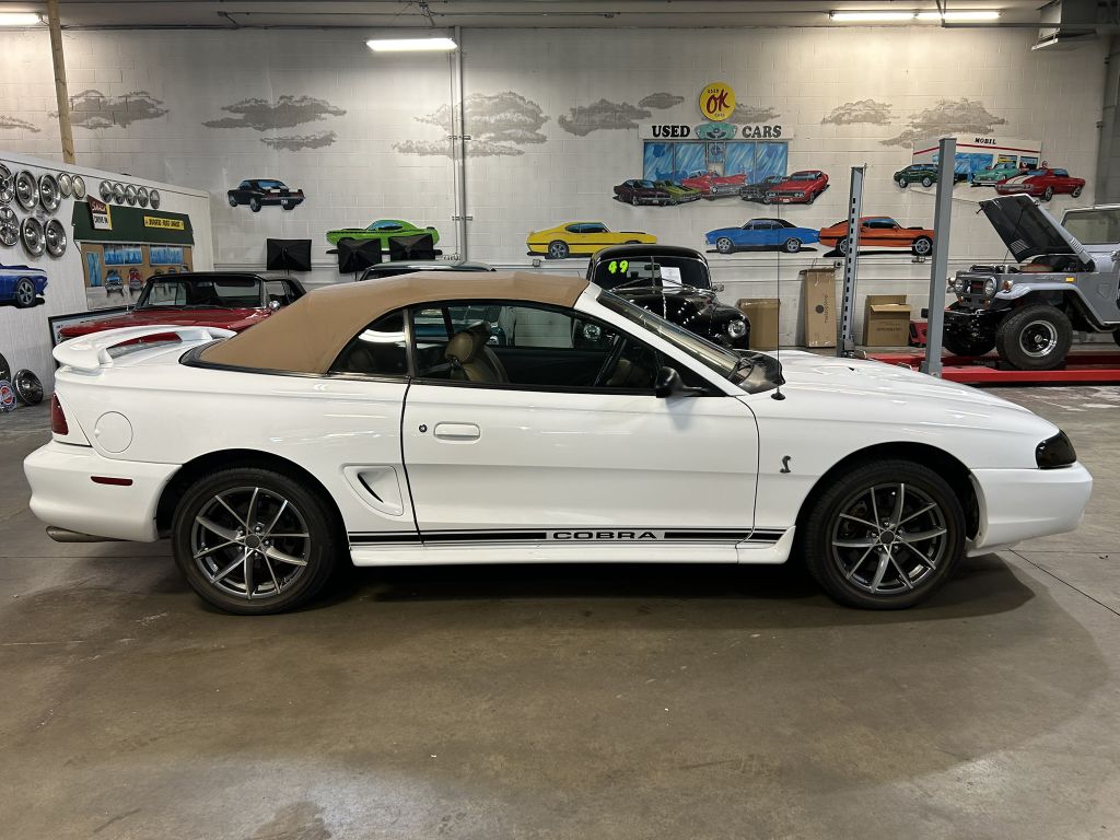 Photo 4 of this FORD MUSTANG