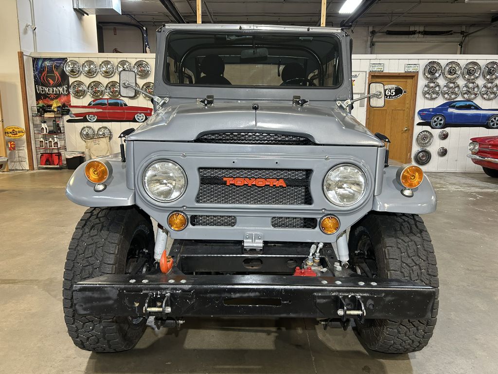 Photo 2 of this TOYOTA FJ40