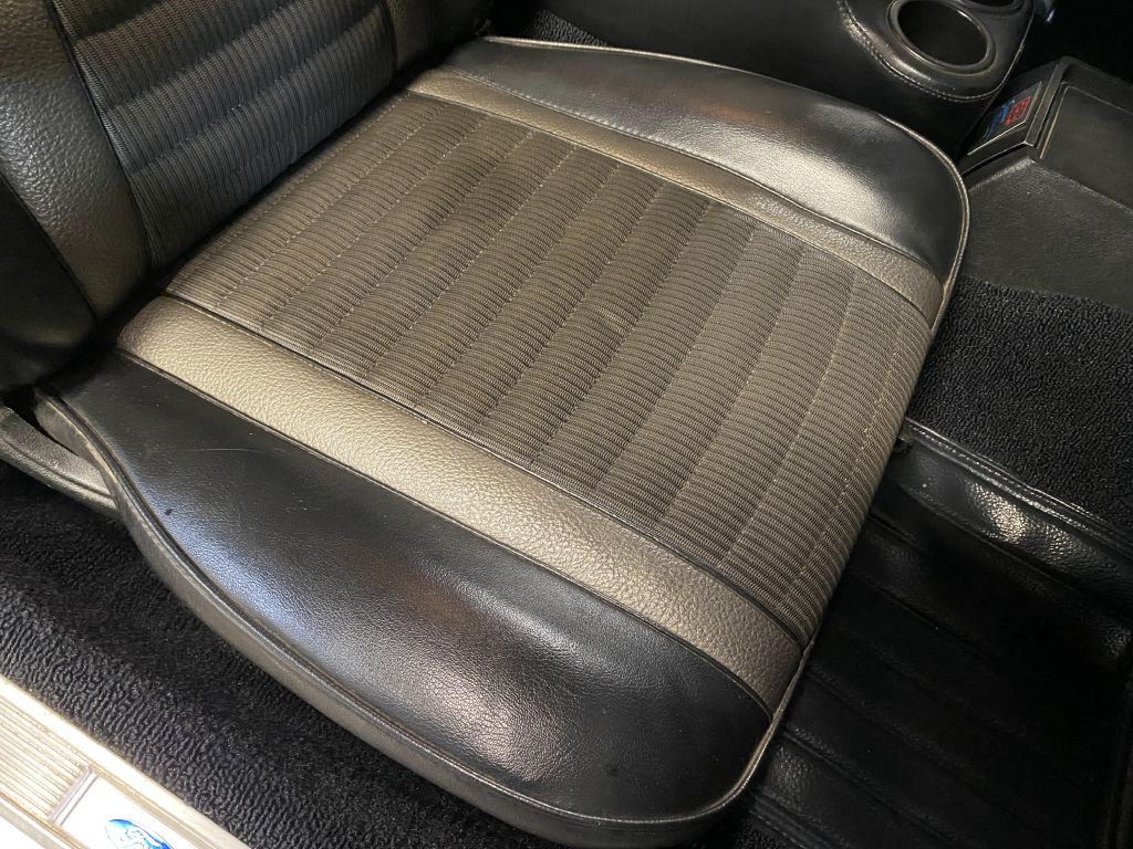 Photo 59 of this FORD MUSTANG