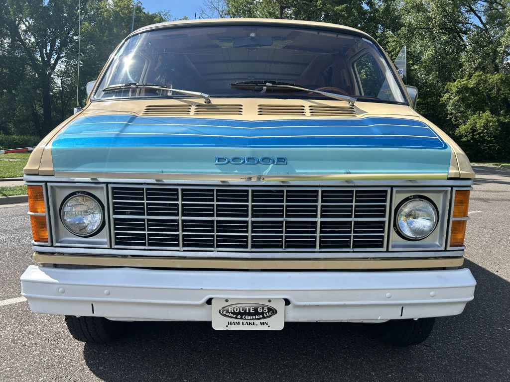 Photo 2 of this DODGE Sportsman Van
