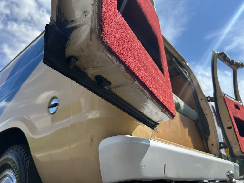 Photo 13 of this DODGE Sportsman Van