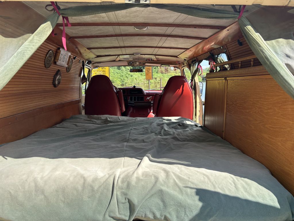 Photo 15 of this DODGE Sportsman Van