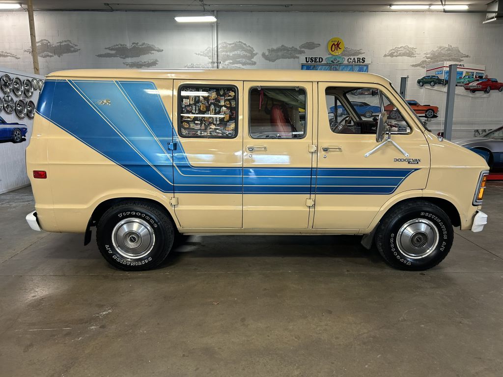 Photo 21 of this DODGE Sportsman Van