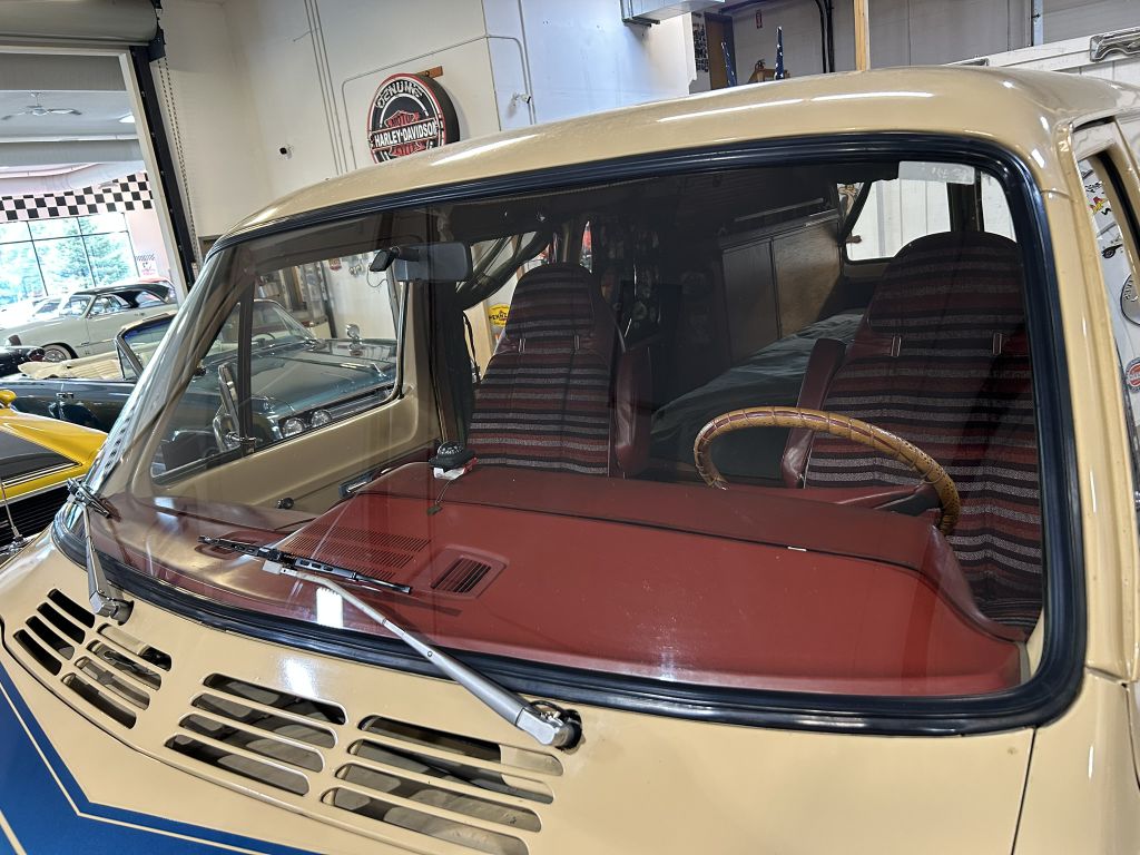 Photo 28 of this DODGE Sportsman Van