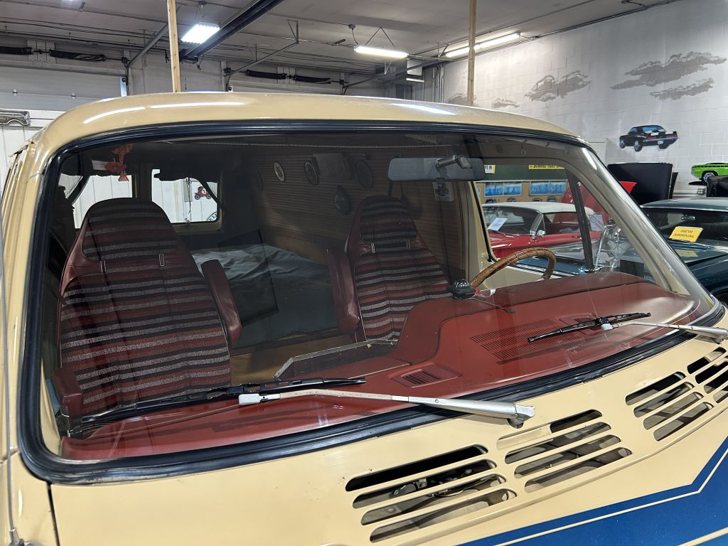 Photo 29 of this DODGE Sportsman Van