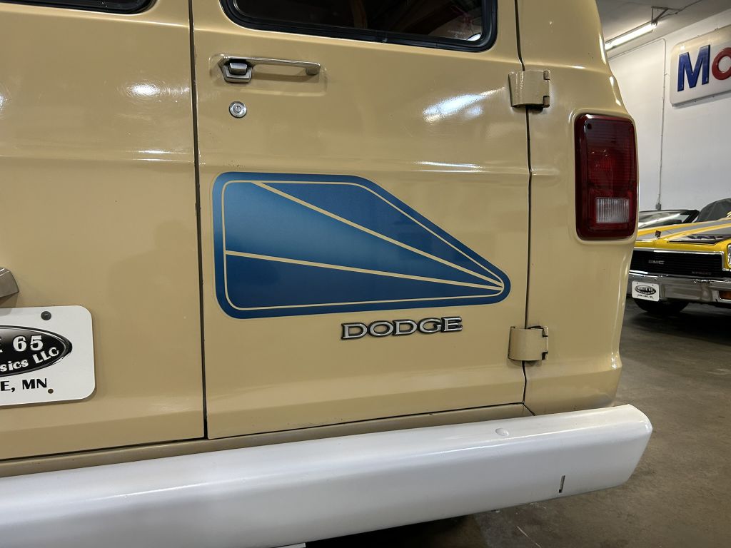 Photo 34 of this DODGE Sportsman Van