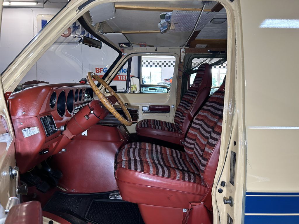 Photo 46 of this DODGE Sportsman Van