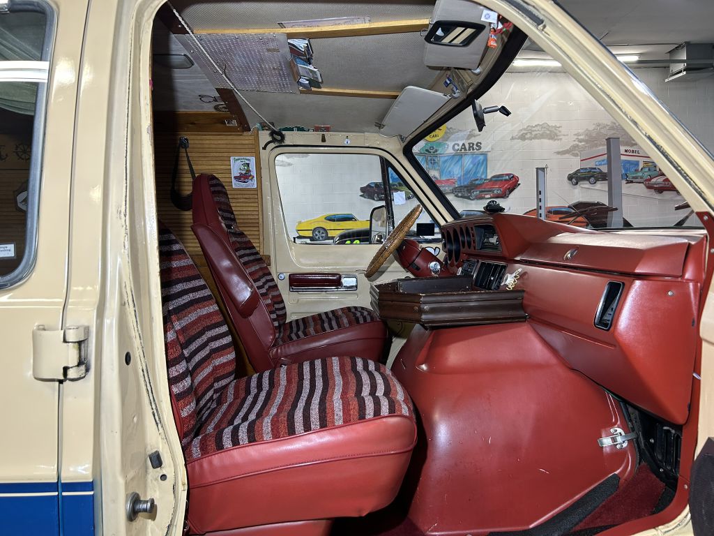 Photo 64 of this DODGE Sportsman Van