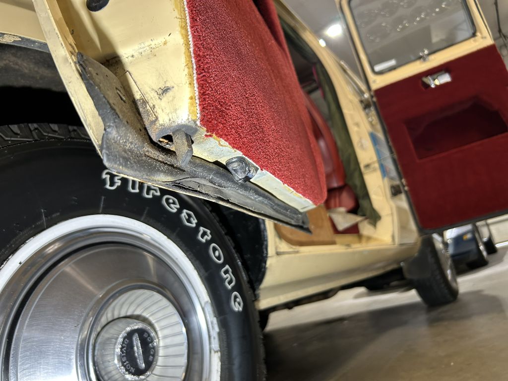 Photo 76 of this DODGE Sportsman Van