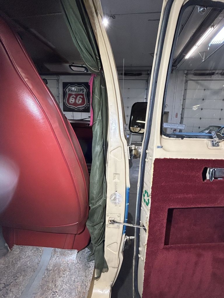 Photo 78 of this DODGE Sportsman Van