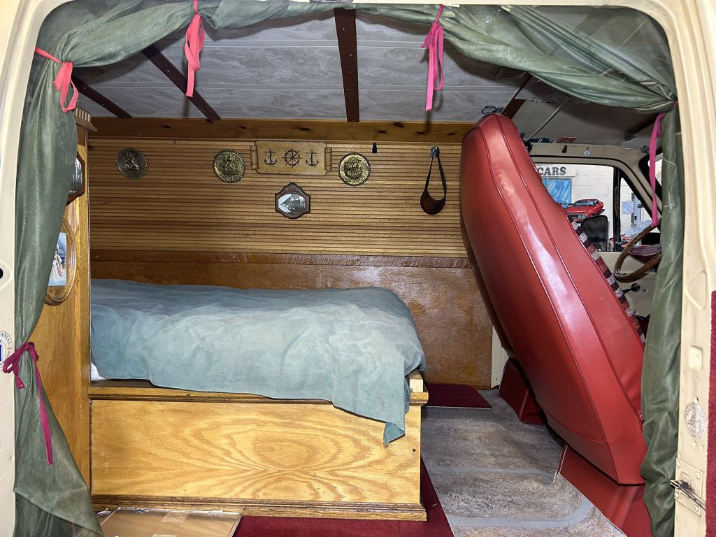 Photo 80 of this DODGE Sportsman Van