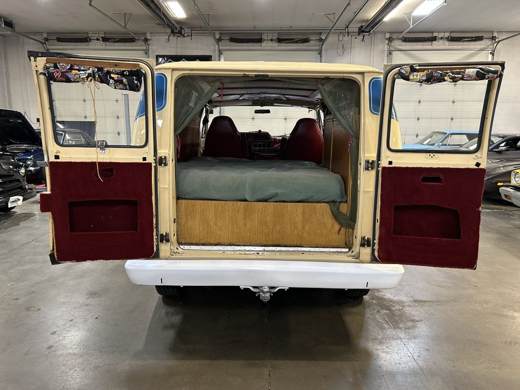 Photo 82 of this DODGE Sportsman Van