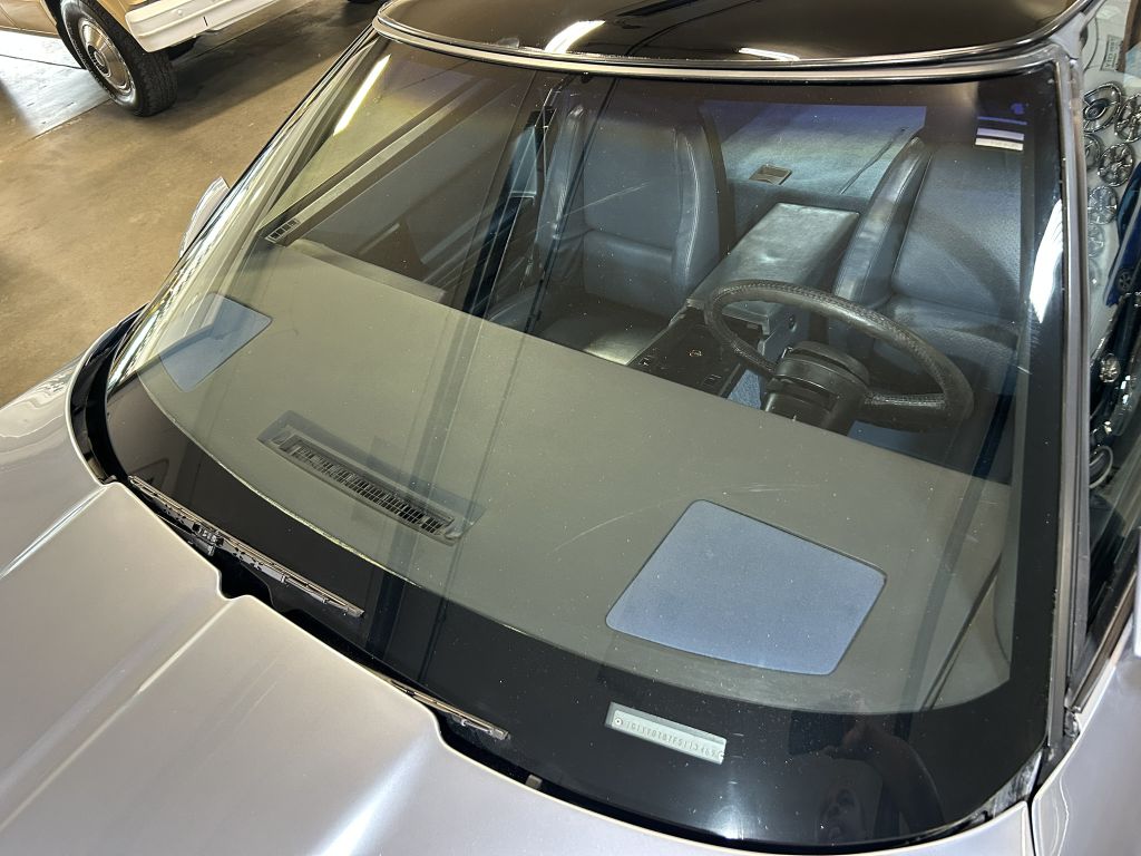 Photo 17 of this CHEVROLET CORVETTE