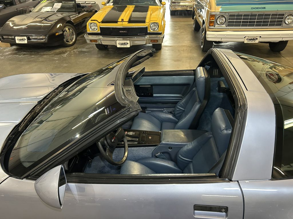 Photo 21 of this CHEVROLET CORVETTE