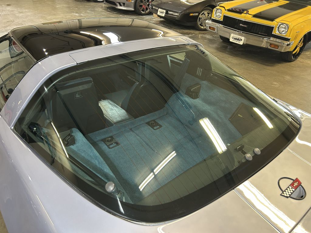 Photo 25 of this CHEVROLET CORVETTE