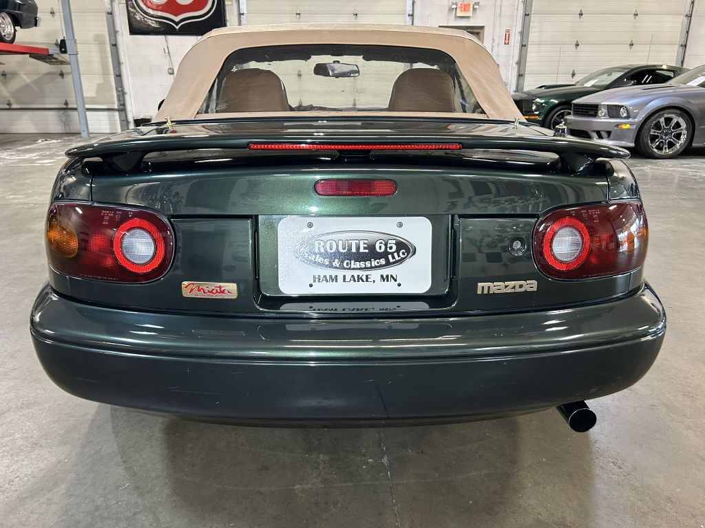 Photo 8 of this MAZDA MX-5 MIATA
