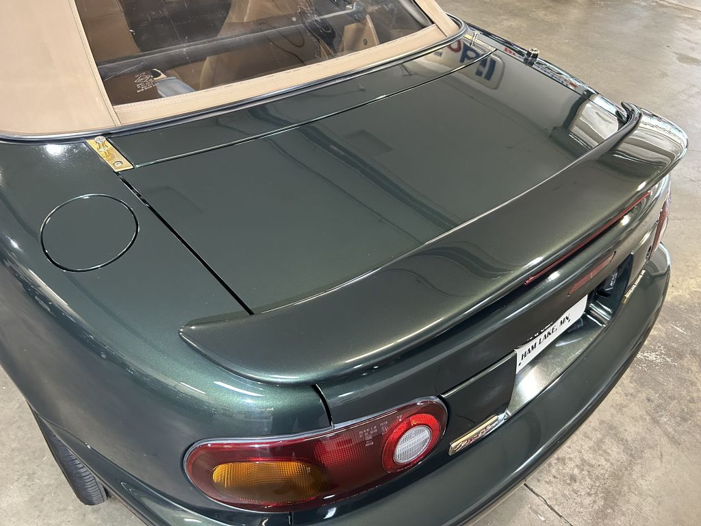 Photo 24 of this MAZDA MX-5 MIATA