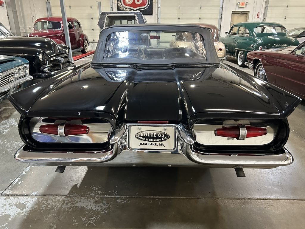 Photo 6 of this FORD THUNDERBIRD