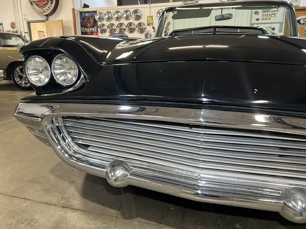 Photo 11 of this FORD THUNDERBIRD