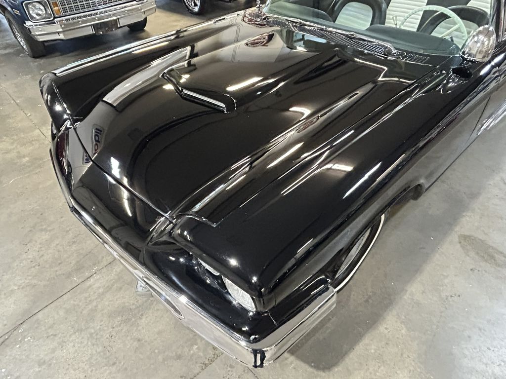 Photo 12 of this FORD THUNDERBIRD
