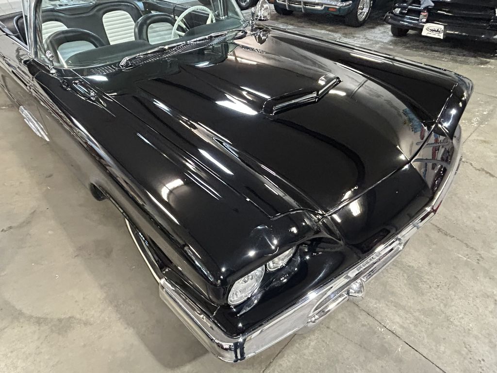 Photo 14 of this FORD THUNDERBIRD