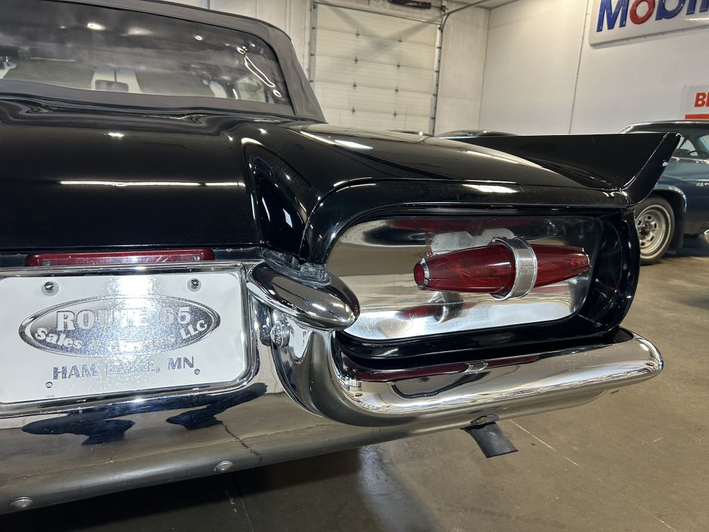 Photo 24 of this FORD THUNDERBIRD