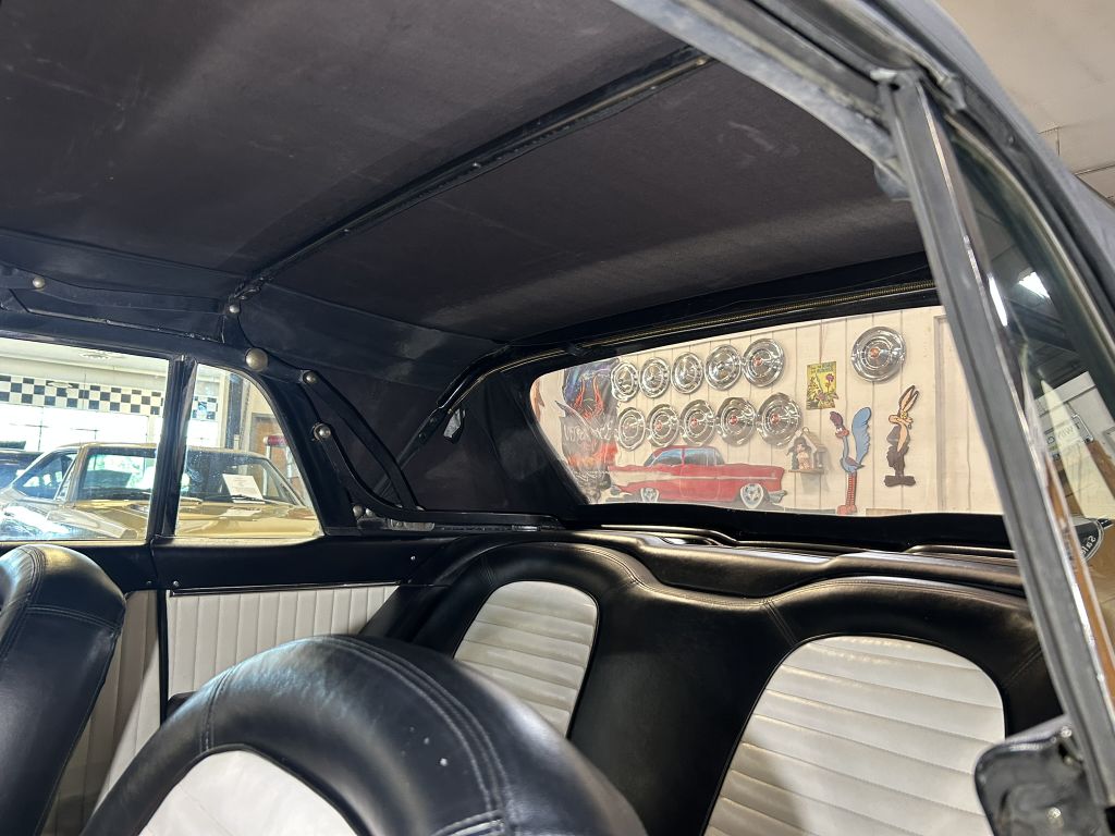 Photo 29 of this FORD THUNDERBIRD