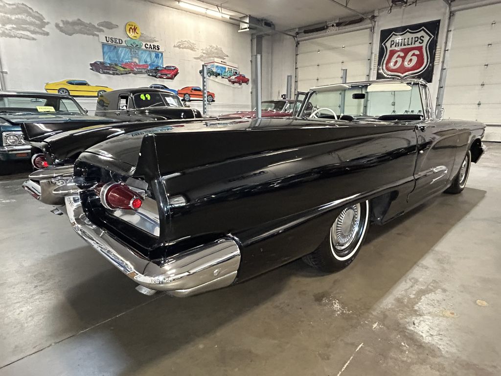 Photo 34 of this FORD THUNDERBIRD