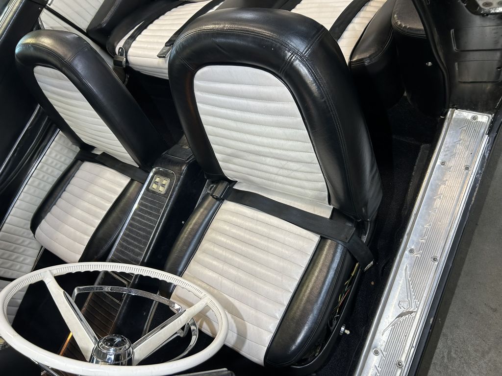 Photo 47 of this FORD THUNDERBIRD