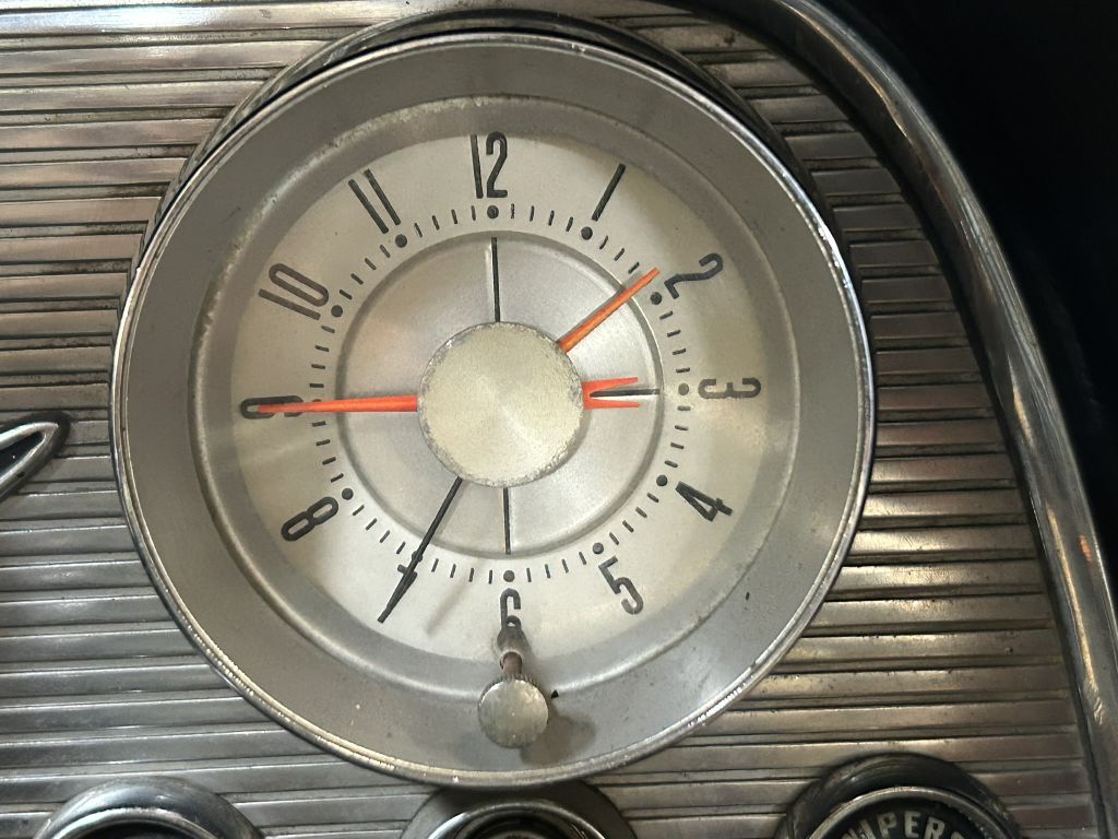 Photo 53 of this FORD THUNDERBIRD