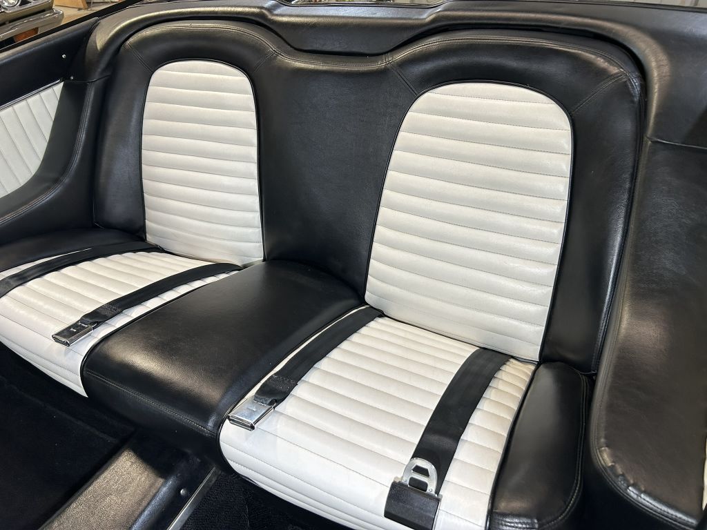 Photo 63 of this FORD THUNDERBIRD