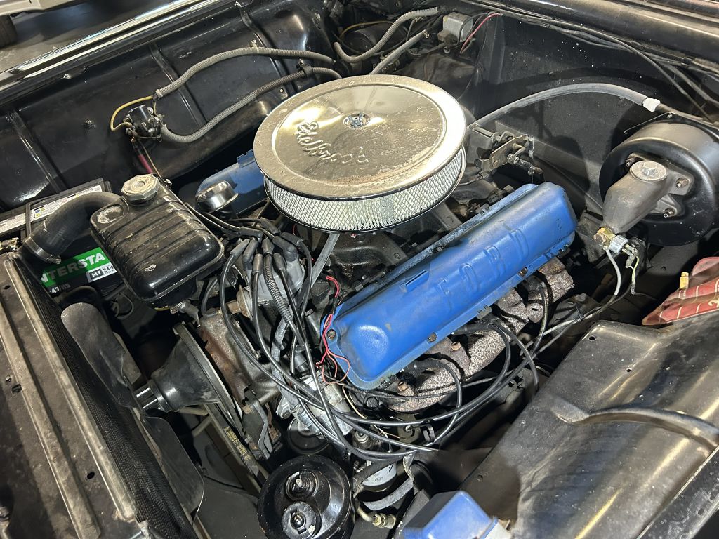 Photo 78 of this FORD THUNDERBIRD